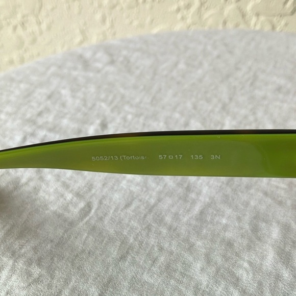 Coach: Emma (L001) Tortoise Shell Sunglasses- flaws - Picture 3 of 16